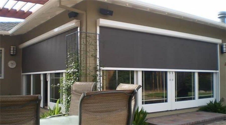 Retractable screens