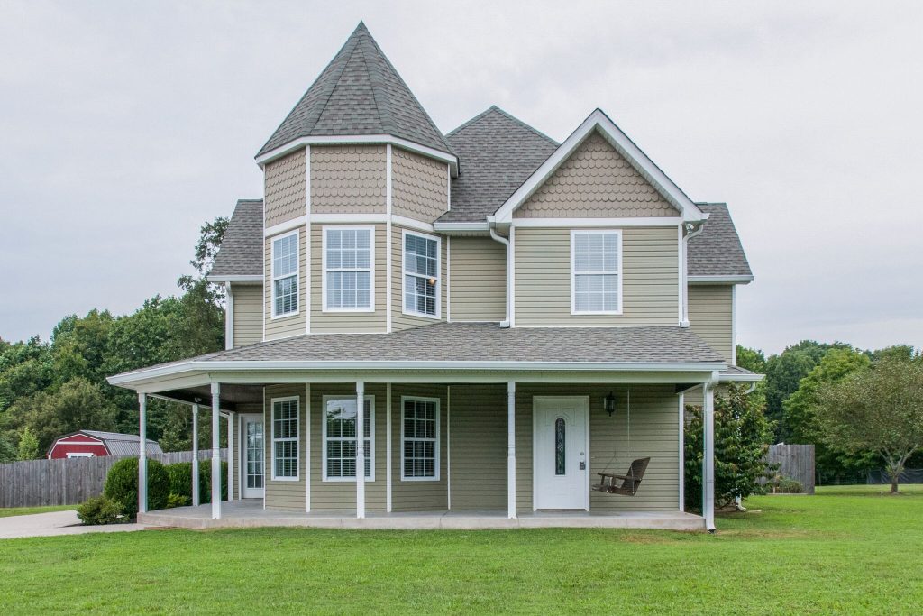 Home in White Bluff