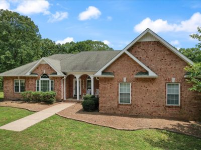 Residential property in Dickson